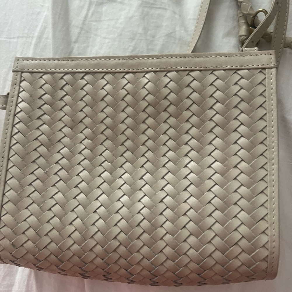 Elegant Cream Woven Women's Bag